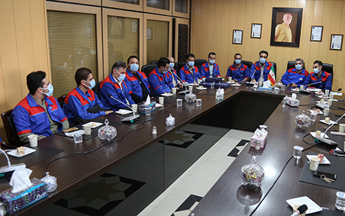 Holding a Ceremony in Honor of Accountant Day at Aras Khodro Diesel Company